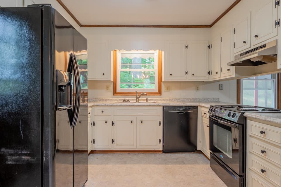 1245 Chestnut Drive, photo 10 of 40