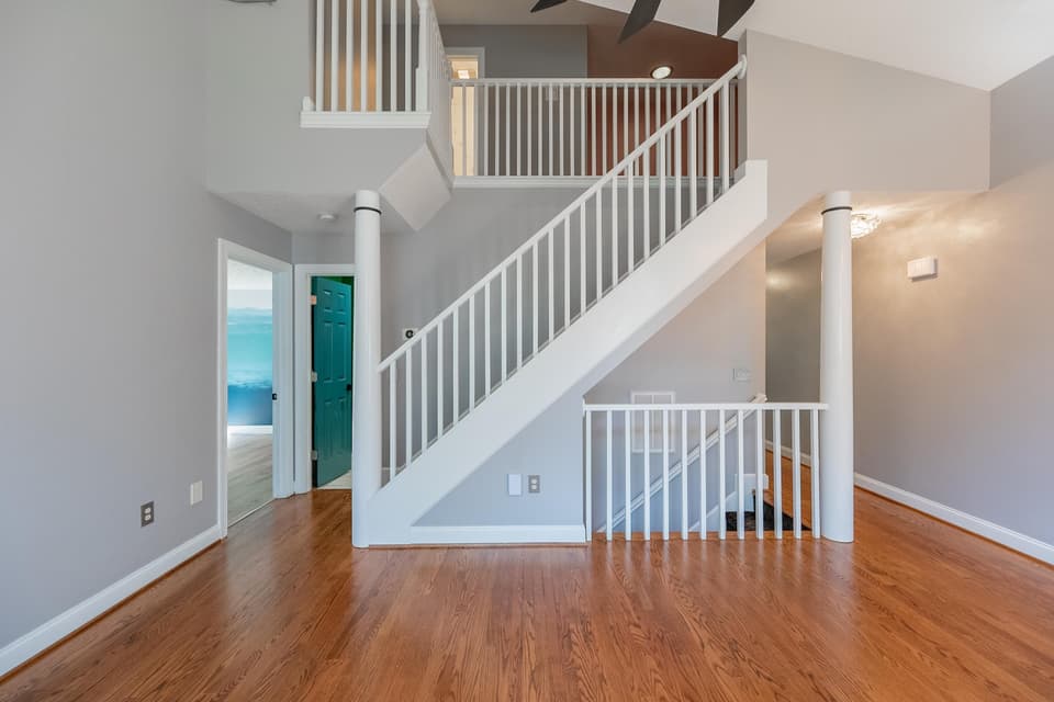 1095 Red Leaf Court, photo 12 of 40
