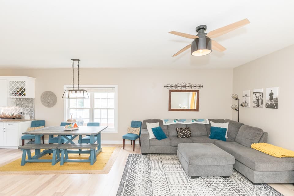 225 Meadow Dr NW, photo 11 of 34