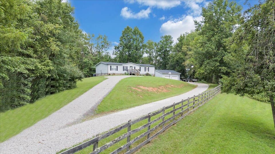 963 Magnolia Ln, photo 4 of 25