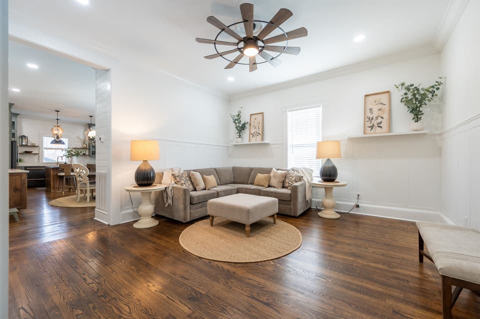 200 S Franklin Street, photo 16 of 40