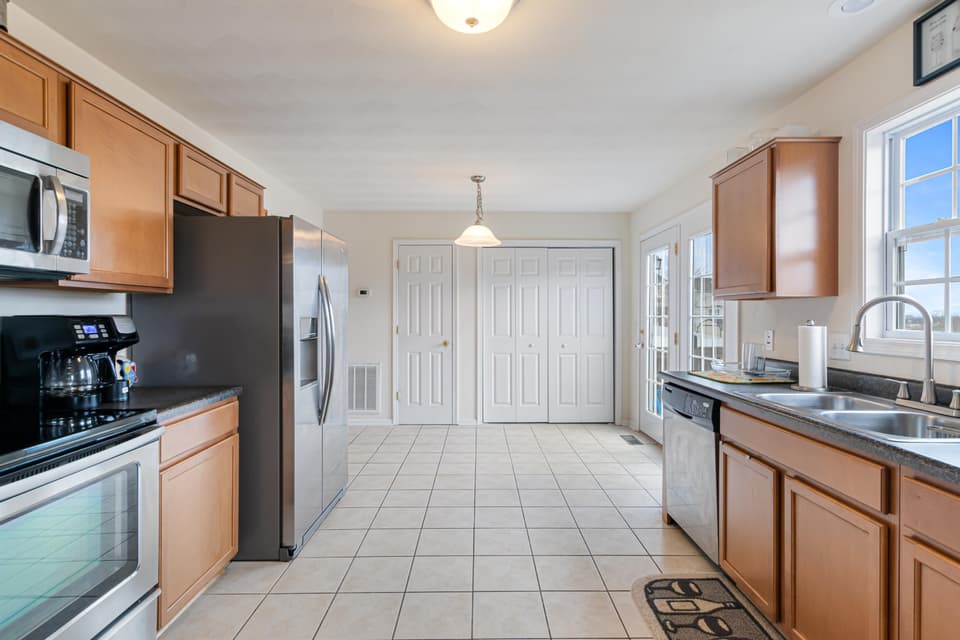 535 Keystone Drive, photo 11 of 40