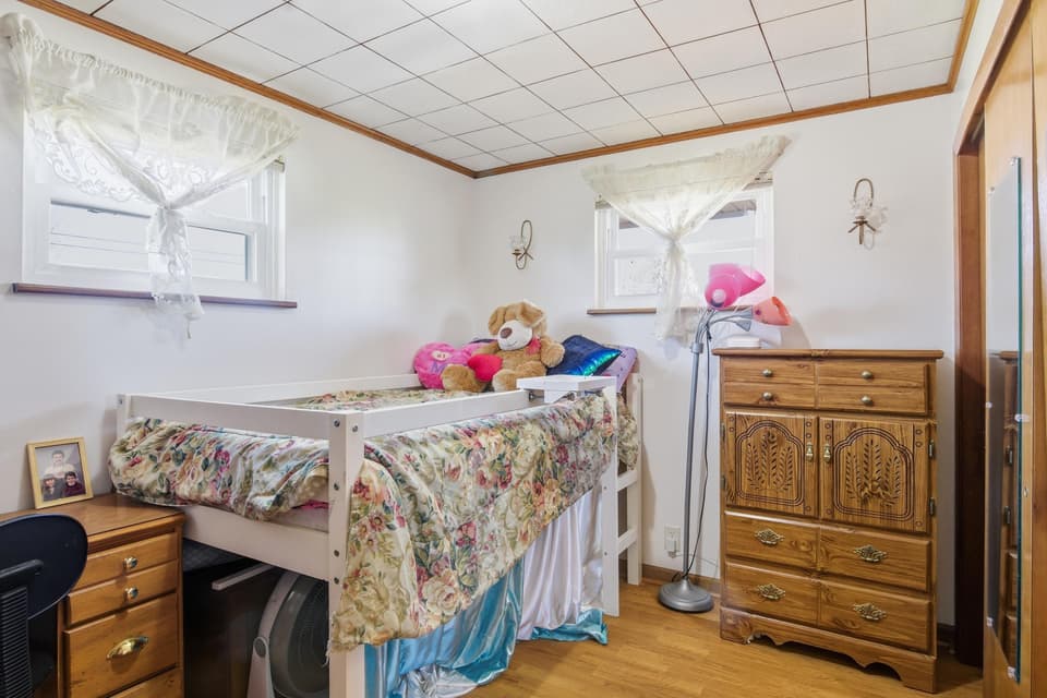 380 Clearview Drive, photo 19 of 40