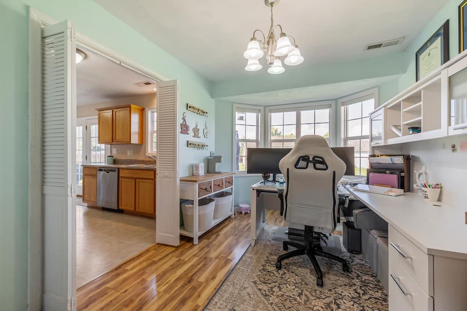 210 Berkshire Drive, photo 11 of 40