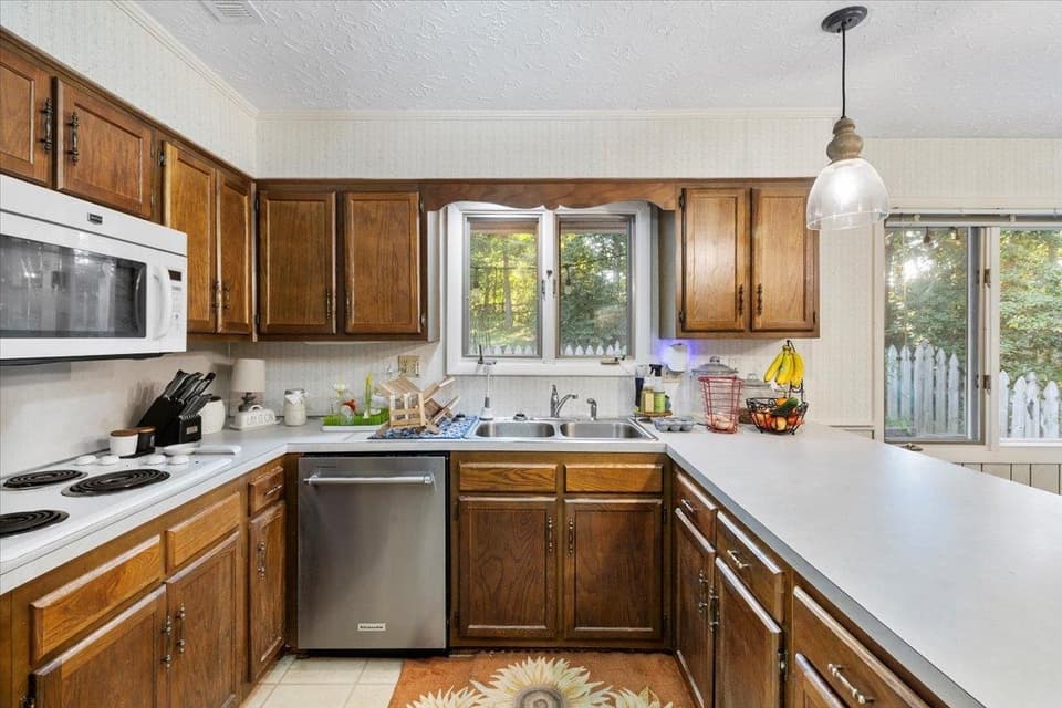1144 Round Meadow Drive, photo 16 of 40