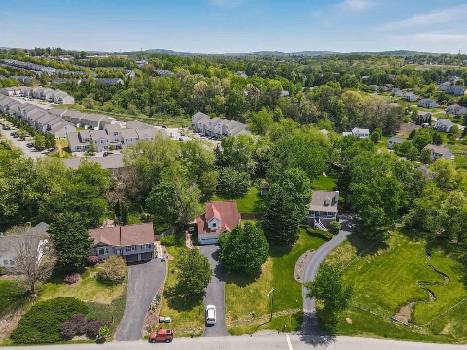 1525 Sleepy Hollow Road, photo 9 of 40