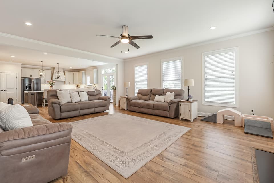 1042 Round Meadow Drive, photo 21 of 40