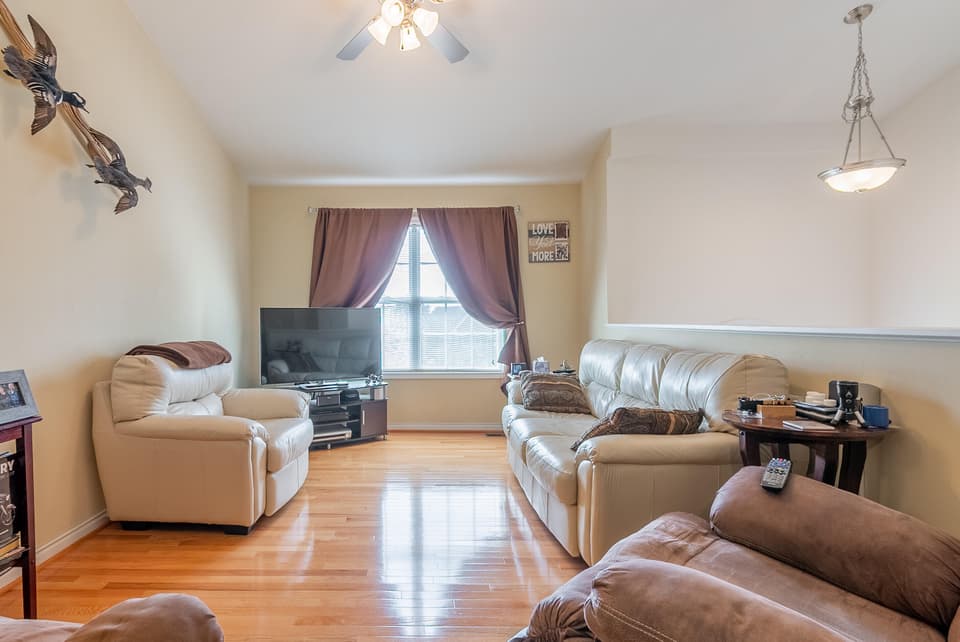 200 Wistaria Drive, photo 12 of 35