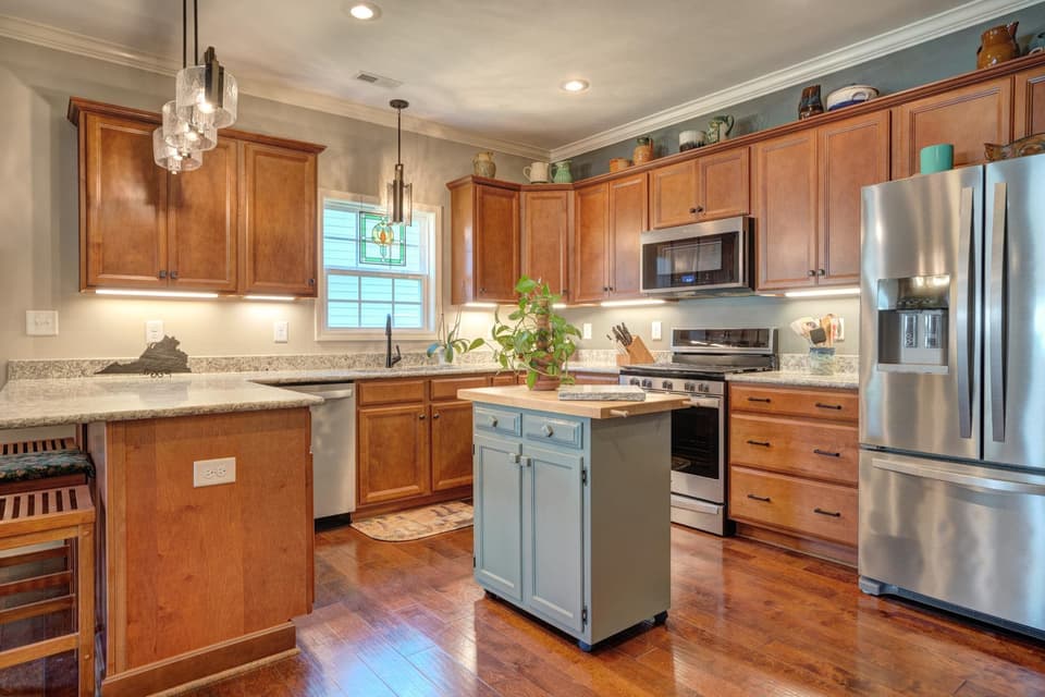 150 Roudabush Drive, photo 15 of 34