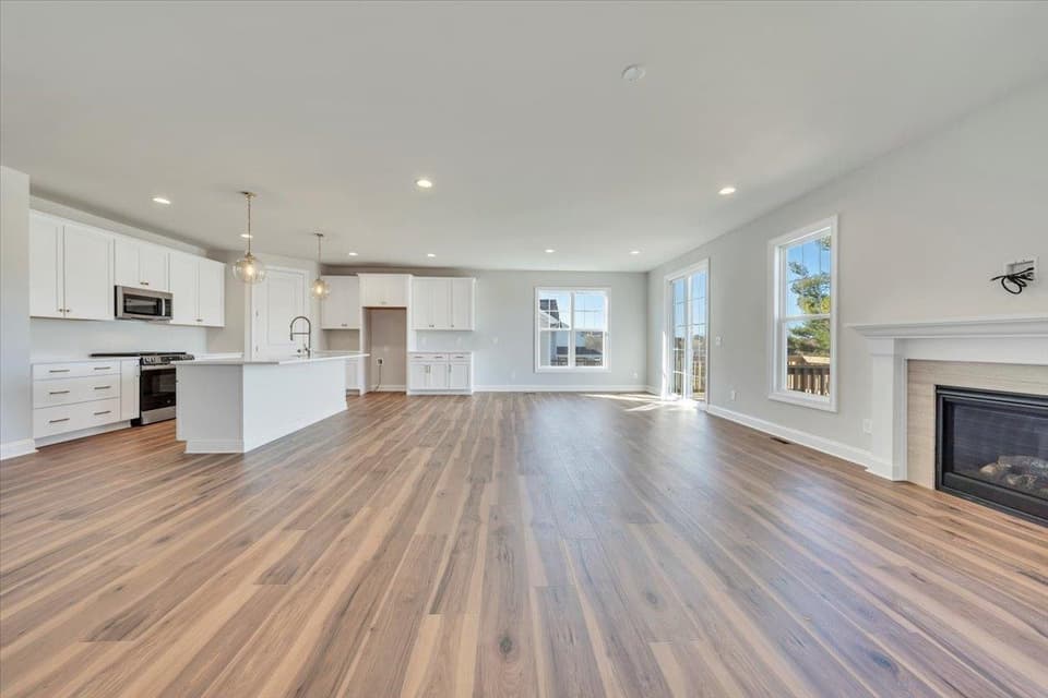 1000 Round Meadow Drive, photo 6 of 24