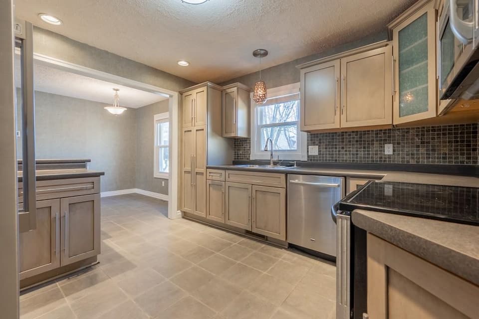 640 Lyle Lane, photo 23 of 40