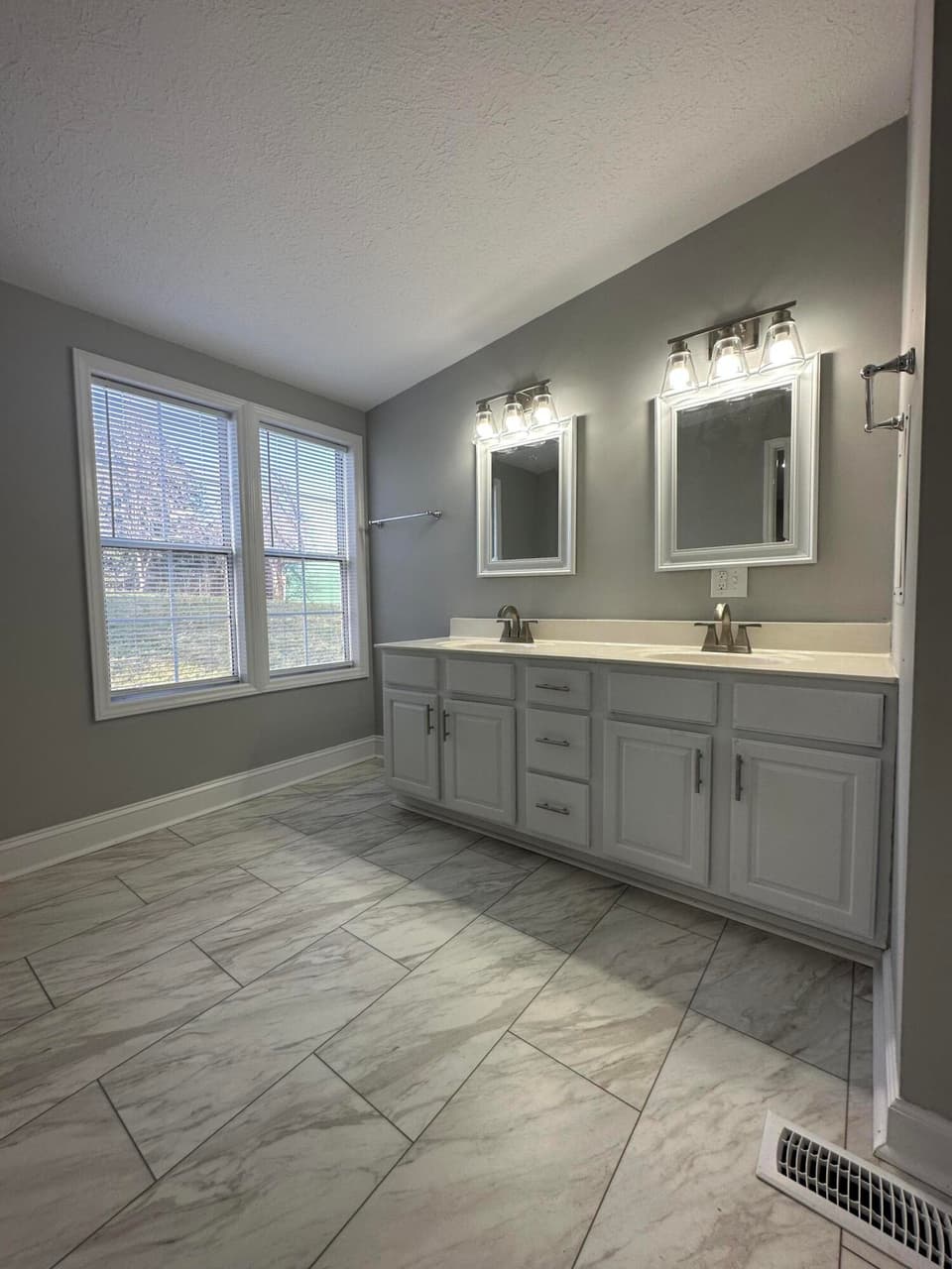 240 Epperly Dr, photo 22 of 29