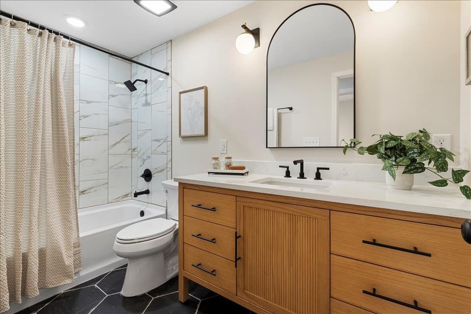 490 Sunnyside Lane NE, photo 19 of 39