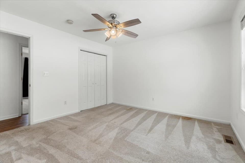 110 Sage Lane, photo 23 of 40