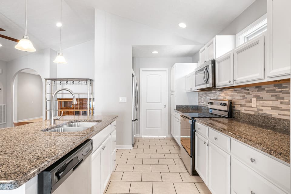2130 Glade Drive SE, photo 13 of 38