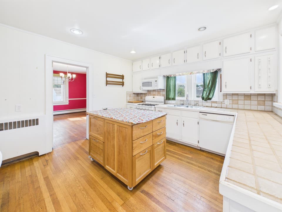100 Alleghany Street SE, photo 23 of 40