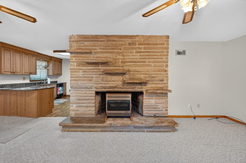 350 Teel Street, photo 27 of 40