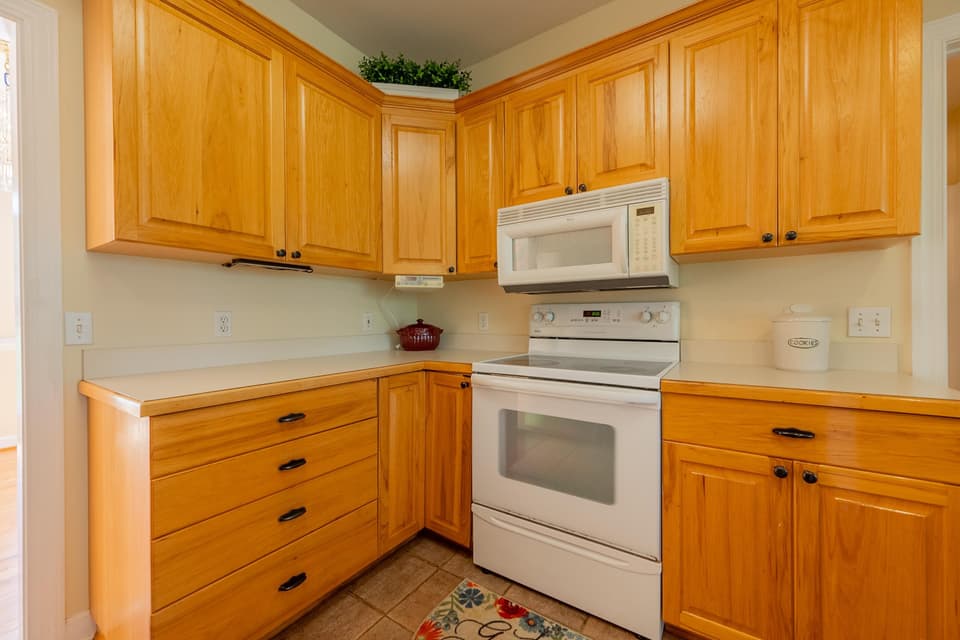 2075 Lubna Drive, photo 16 of 40