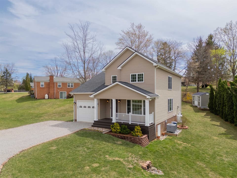 35 Meadow Drive, photo 5 of 40