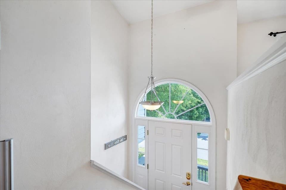 100 Wistaria Drive, photo 13 of 36