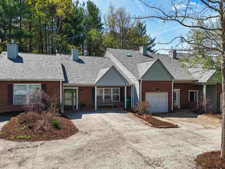 460 Silver Leaf Drive, photo 2 of 27