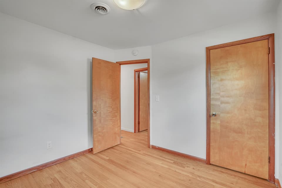 650 Betty Drive, photo 25 of 40
