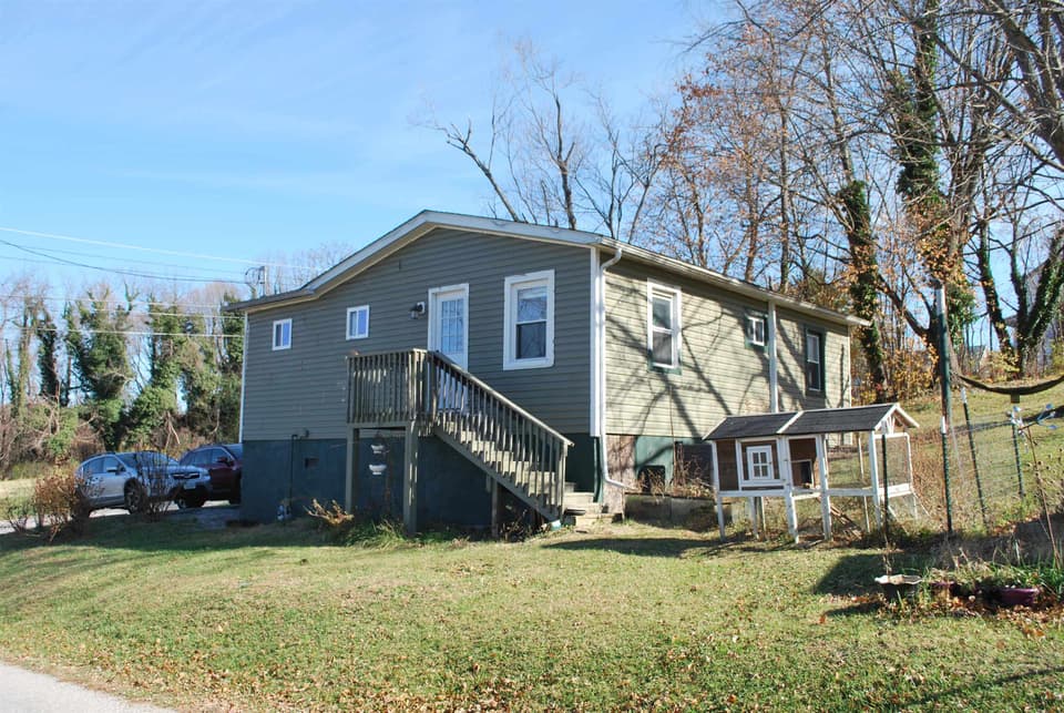 435 Stuart Street, Christiansburg, VA