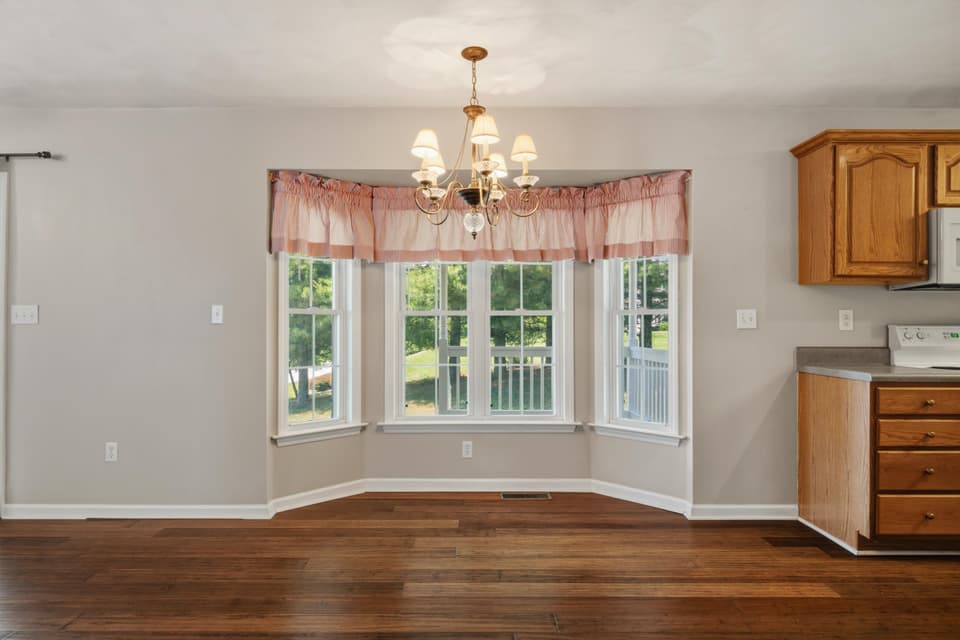 55 Sapphire Avenue, photo 17 of 40