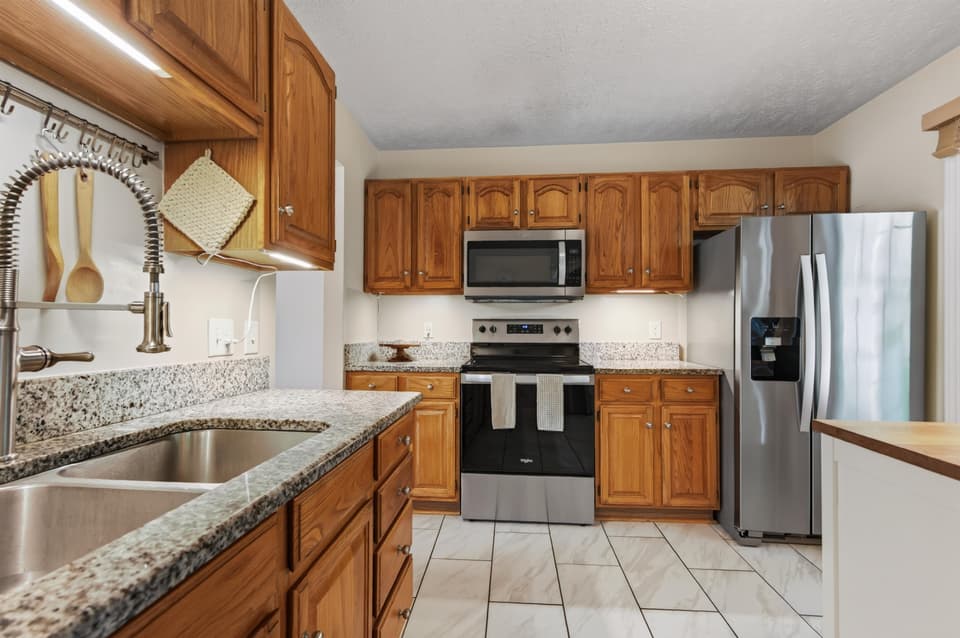 230 Silver Leaf Drive, photo 10 of 40