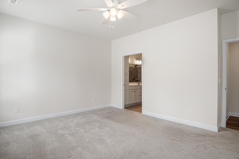 215 Hamilton Avenue NW, photo 19 of 40