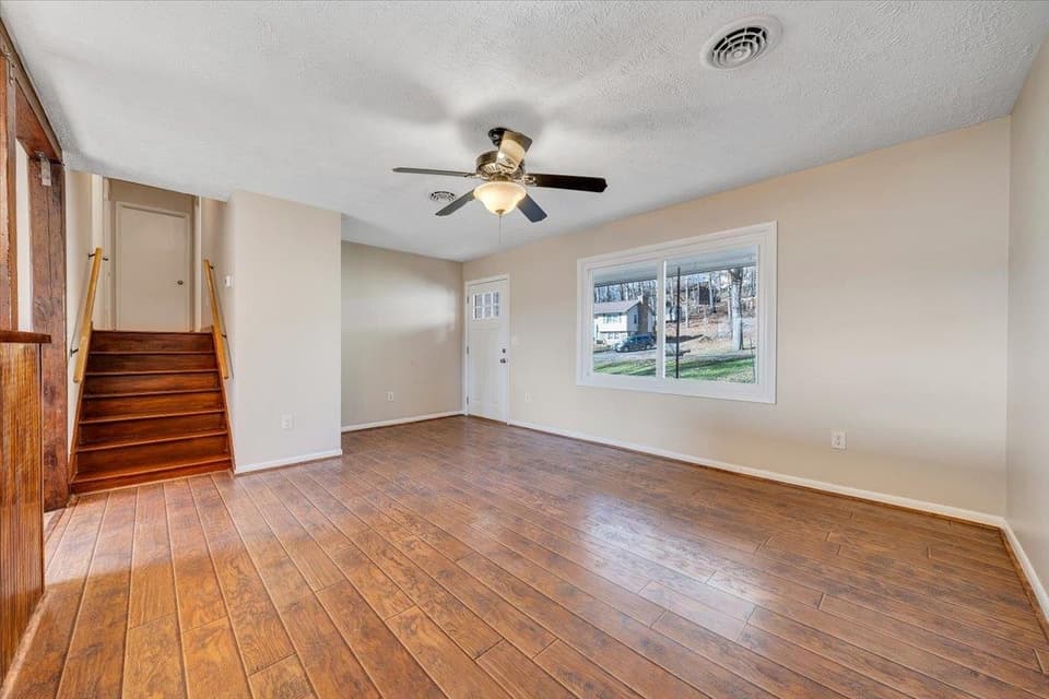 1100 Flint Drive, photo 15 of 40