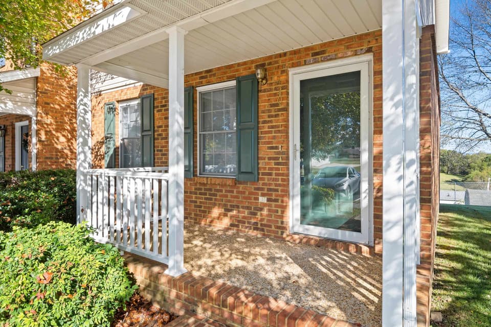 420 Wimmer Street NW, photo 5 of 40