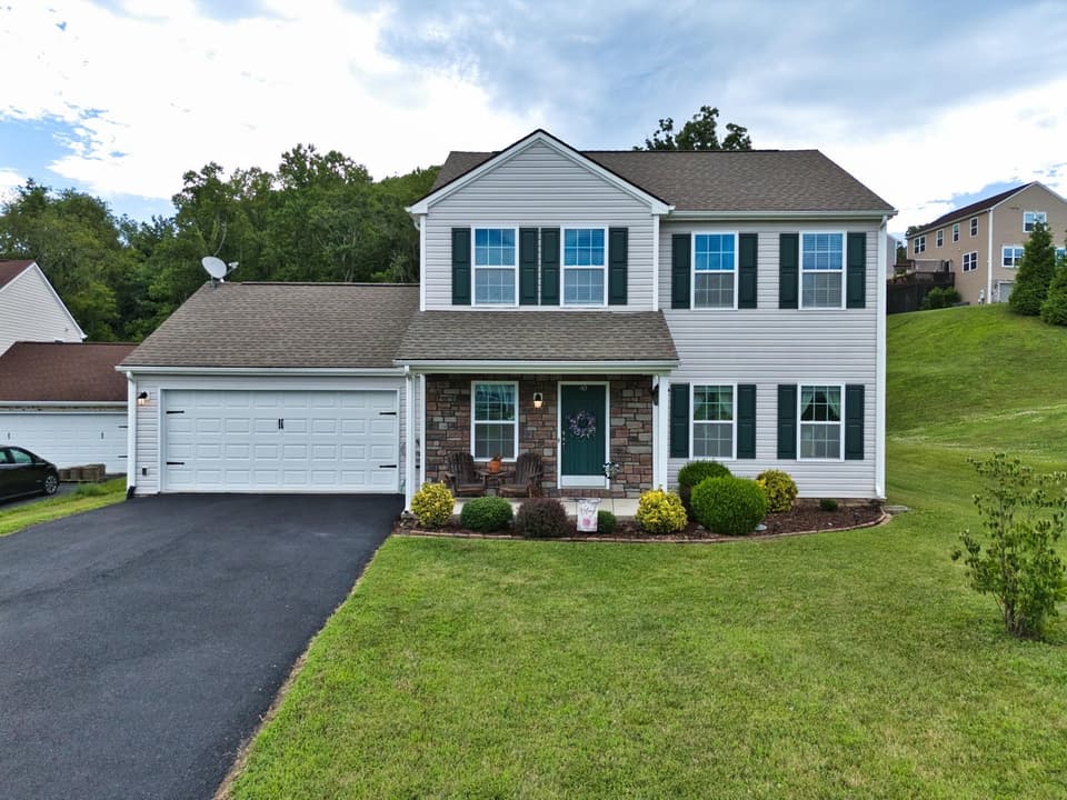 40 Little John Circle NE, photo 2 of 40