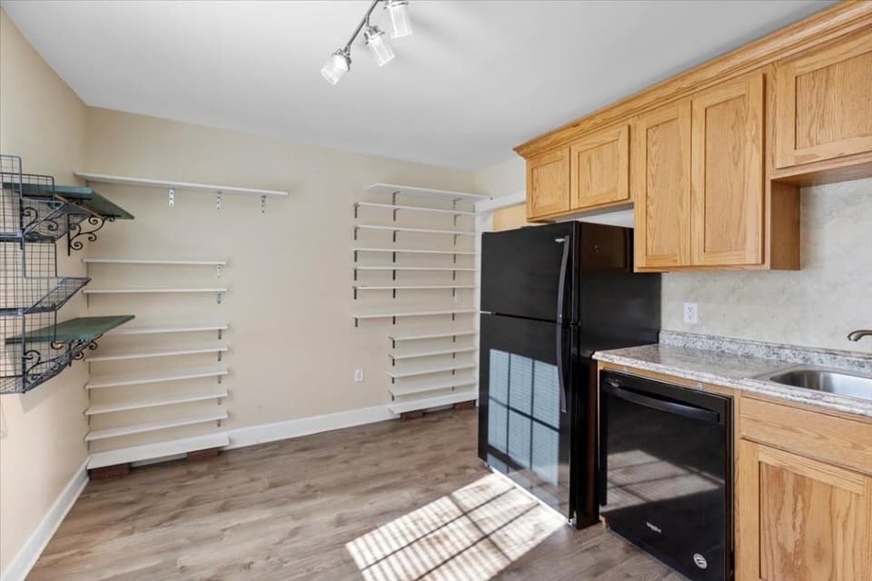 930 Forest Street, photo 25 of 36