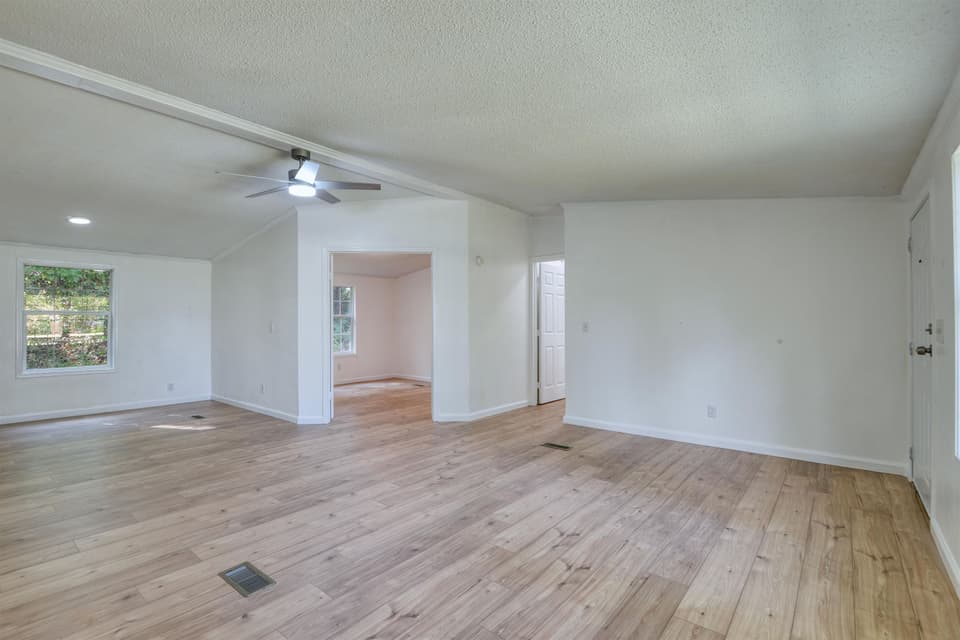 475 Dunlap Drive NE, photo 12 of 40