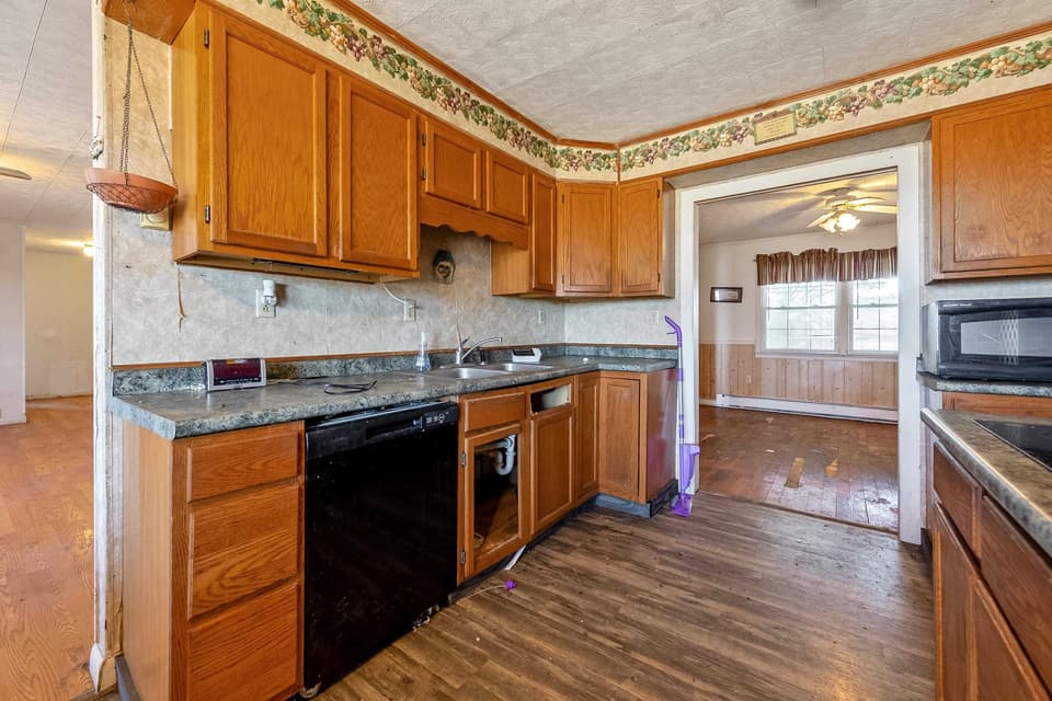575 Stafford Drive, photo 21 of 40