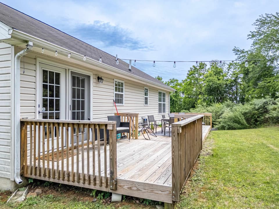 200 Wistaria Drive, photo 29 of 34