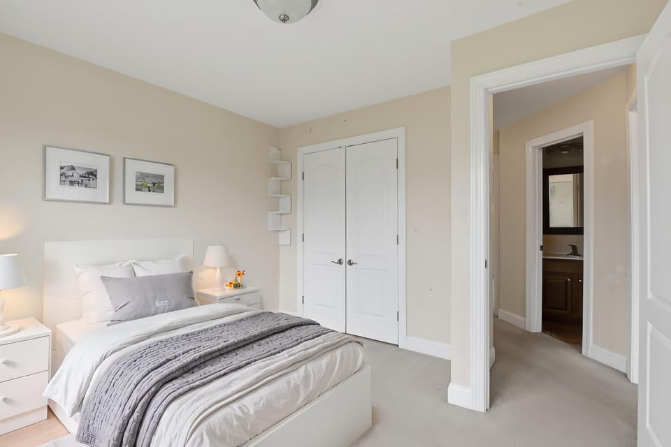 1410 Sherwood Drive, photo 32 of 40