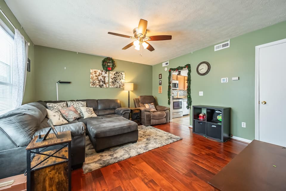 435 Cherokee Drive, photo 9 of 40