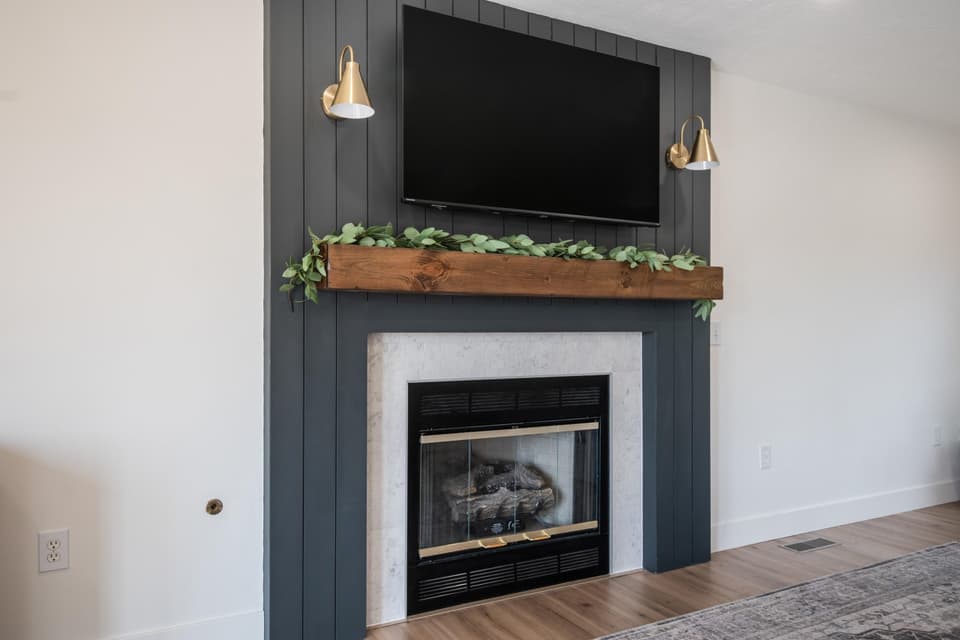 180 Sapphire Avenue, photo 14 of 40