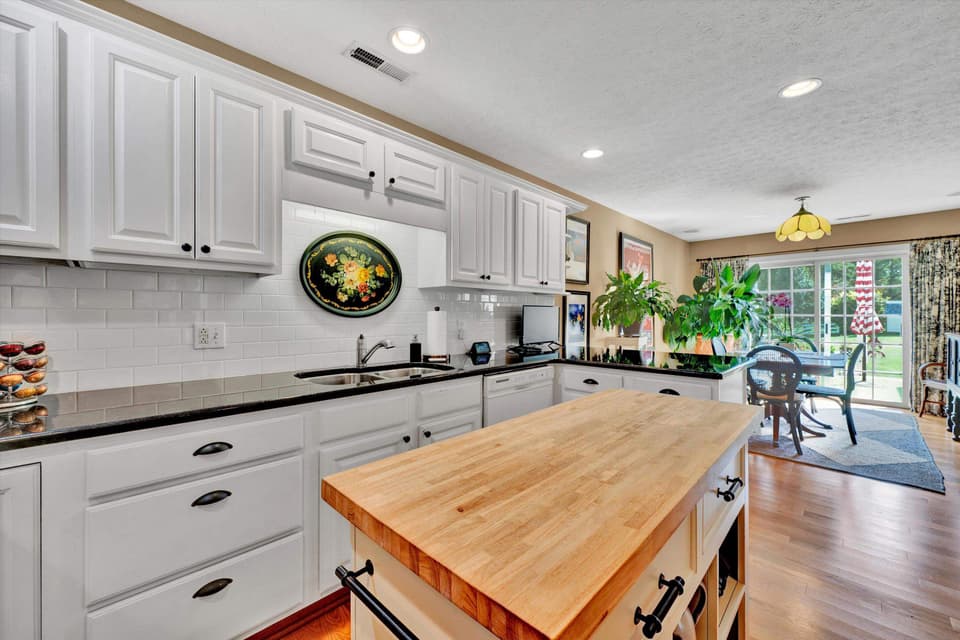416 Miller Street, photo 12 of 40
