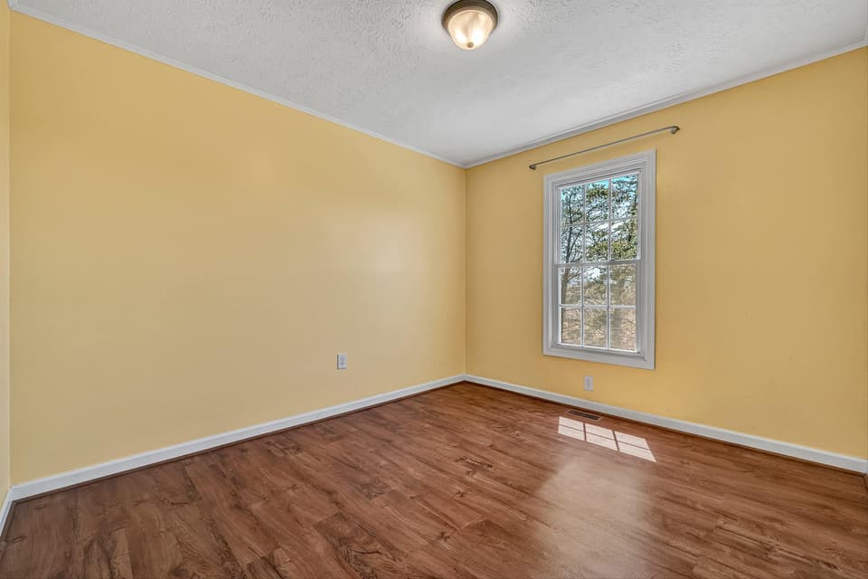 385 Tanglewood Drive SE, photo 17 of 40