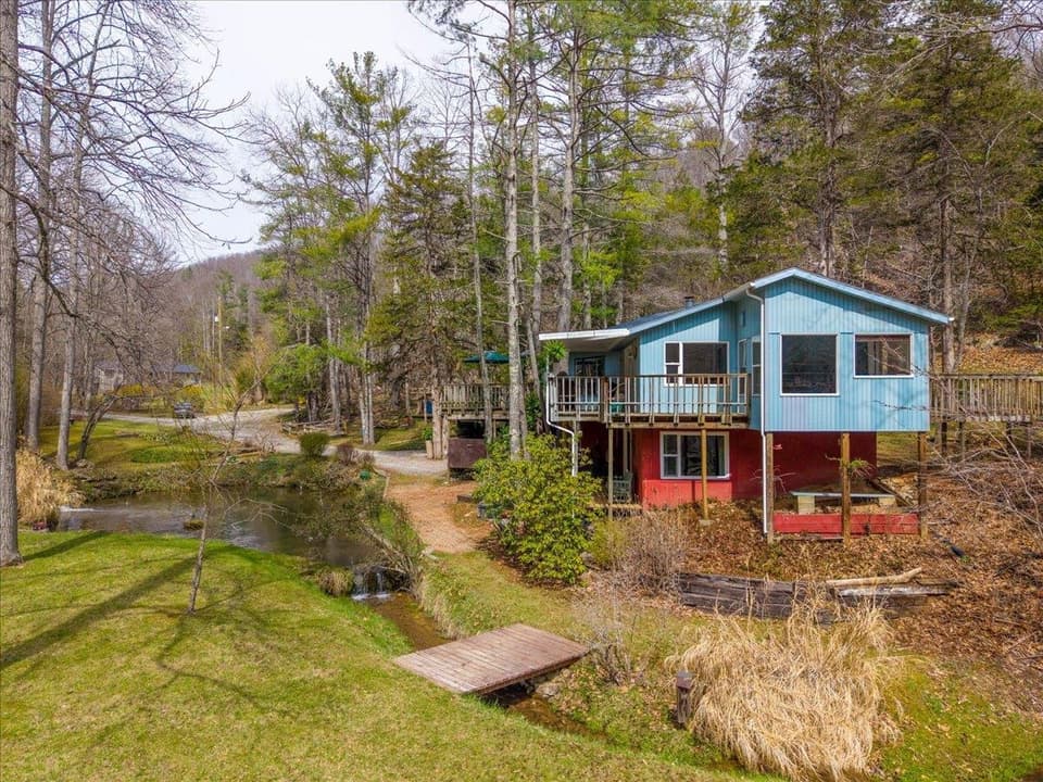 1256 Falling Branch Road, photo 2 of 35