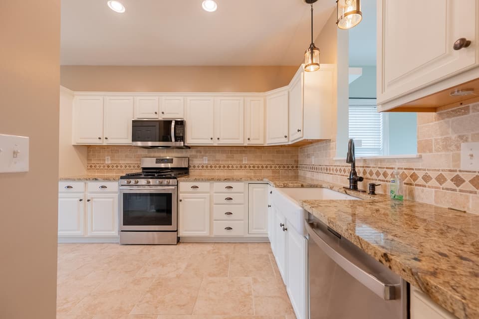 305 Meadow Drive, photo 12 of 40