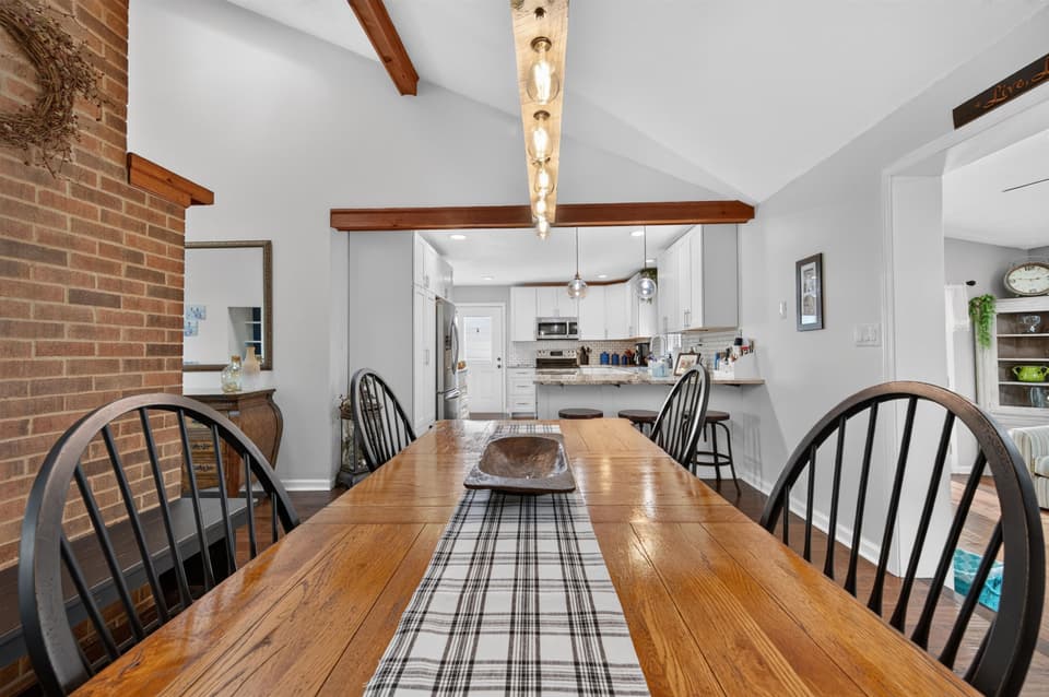 2405 Glade Drive SE, photo 16 of 40