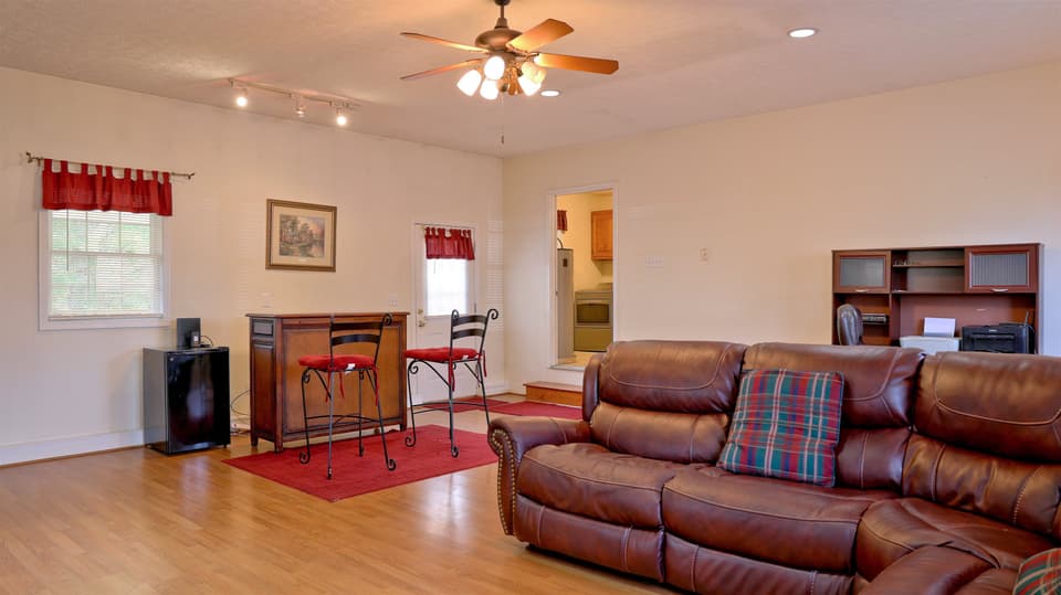 240 Virginian Drive, photo 29 of 40