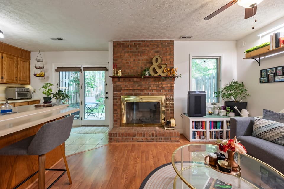 705 Colhoun Street NE, photo 24 of 40