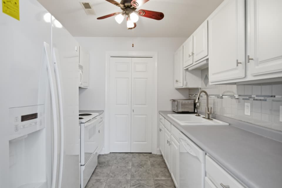 450 Silver Leaf Drive, photo 12 of 27