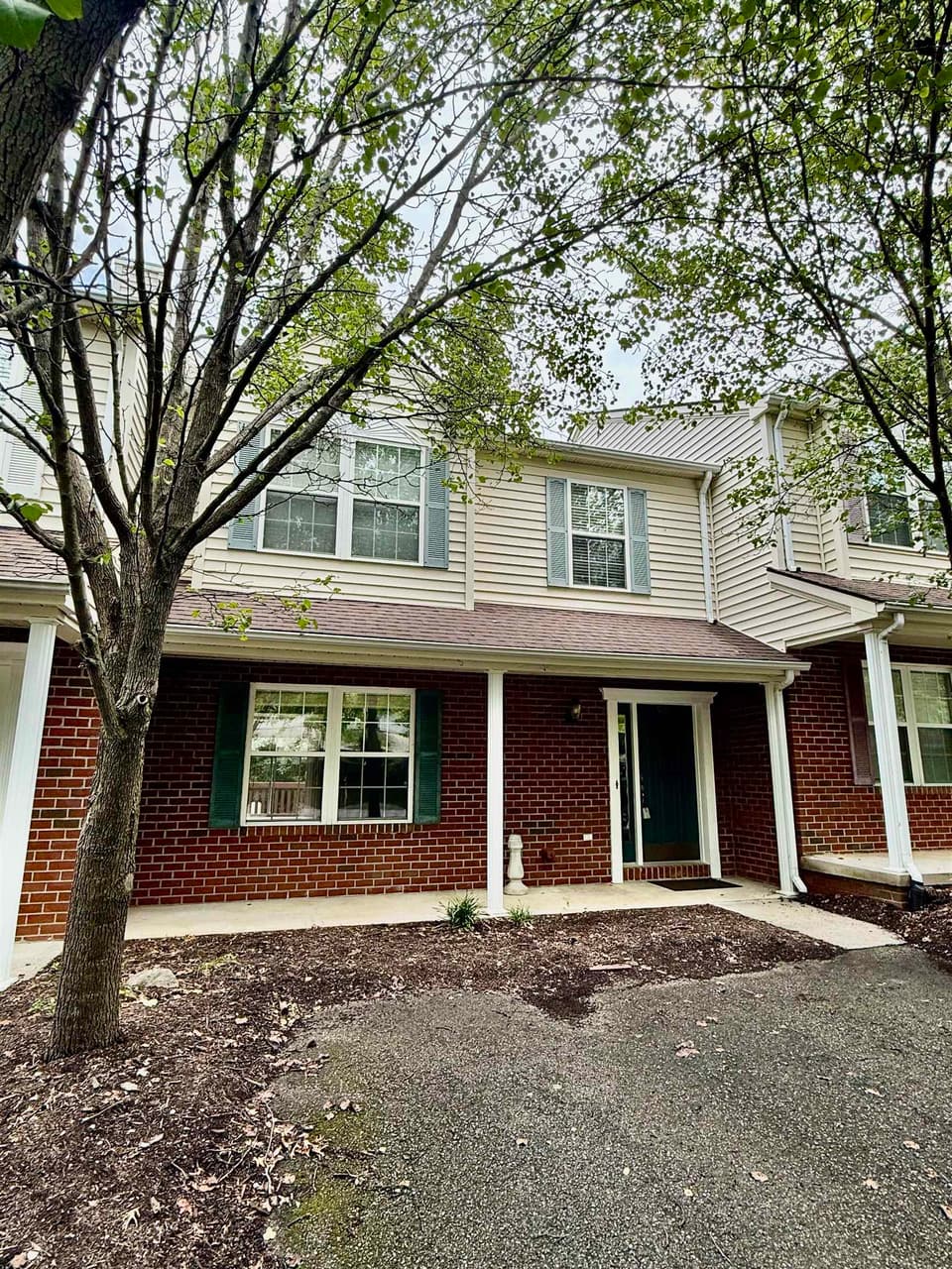 575 Oak Tree Boulevard, photo 2 of 15