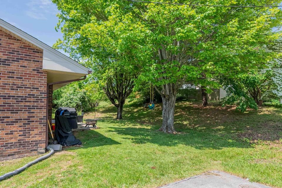 695 Carson Drive, photo 6 of 37